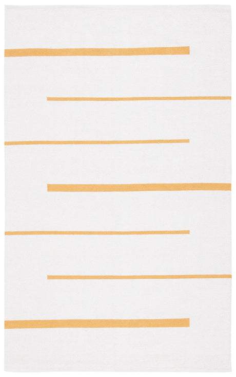 Safavieh Montauk 4'-0" x 6'-0" Rug in Ivory / Gold