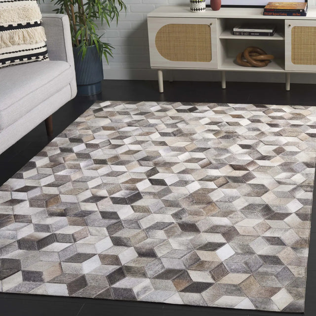Safavieh Studio Leather 4'-0" x 6'-0" Rug in Grey / Light Brown