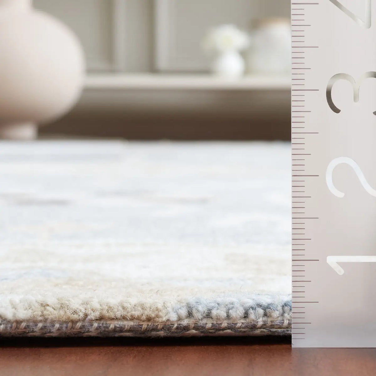 Safavieh Jardin 4'-0" x 6'-0" Rug in Light Grey / Ivory