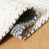 Safavieh Martha Stewart 4'-0" x 6'-0" Rug in Ivory / Grey
