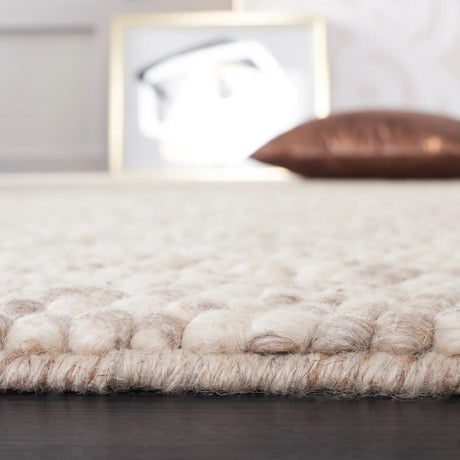 Safavieh Natura 5'-0" x 8'-0" Rug in Beige