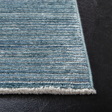 Safavieh Dream 500 4'-0" x 6'-0" Rug in Blue / Grey