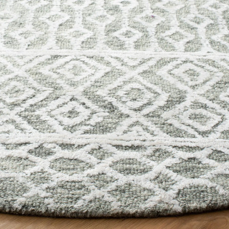 Safavieh Glamour 6'-0" x 6'-0" Rug in Green / Ivory
