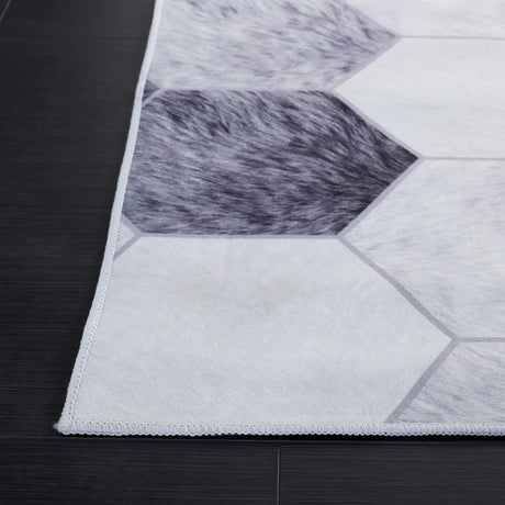 Safavieh Faux Hide 4'-0" x 6'-0" Rug in Ivory / Grey