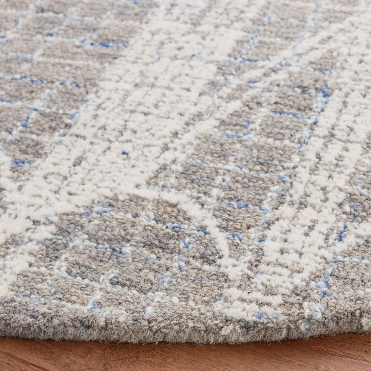 Safavieh Metro 6'-0" x 6'-0" Rug in Beige / Ivory