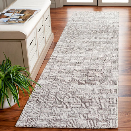 Safavieh Micro-Loop 2'-3" x 9'-0" Rug in Brown / Ivory