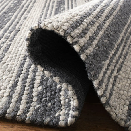 Safavieh Marbella 4'-0" x 6'-0" Rug in Grey / Chocolate