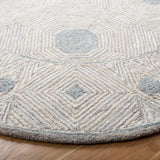 Safavieh Micro-Loop 5'-0" x 5'-0" Rug in Silver / Beige