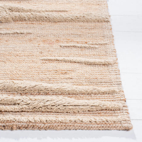 Safavieh Casablanca 4'-0" x 6'-0" Rug in Natural
