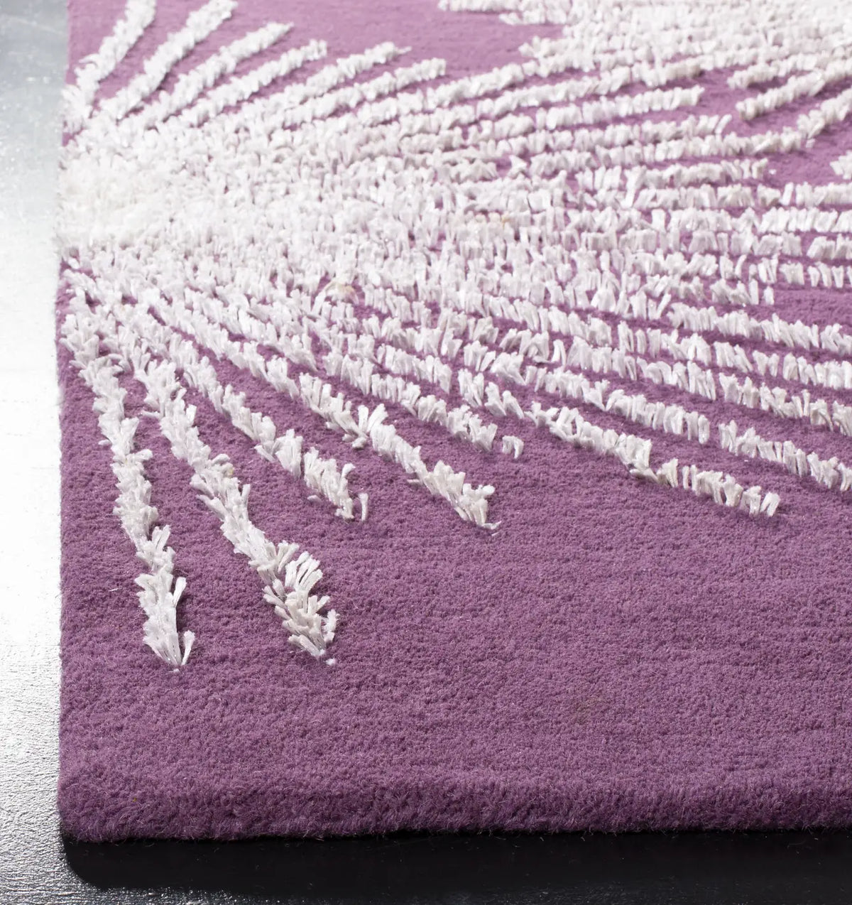 Safavieh Soho 3'-6" x 5'-6" Rug in Purple / Ivory