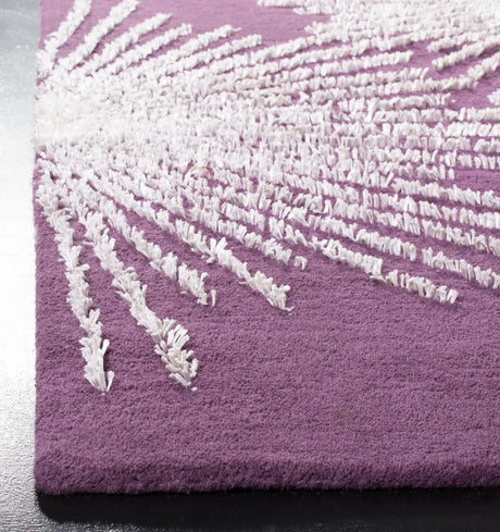 Safavieh Soho 3'-6" x 5'-6" Rug in Purple / Ivory
