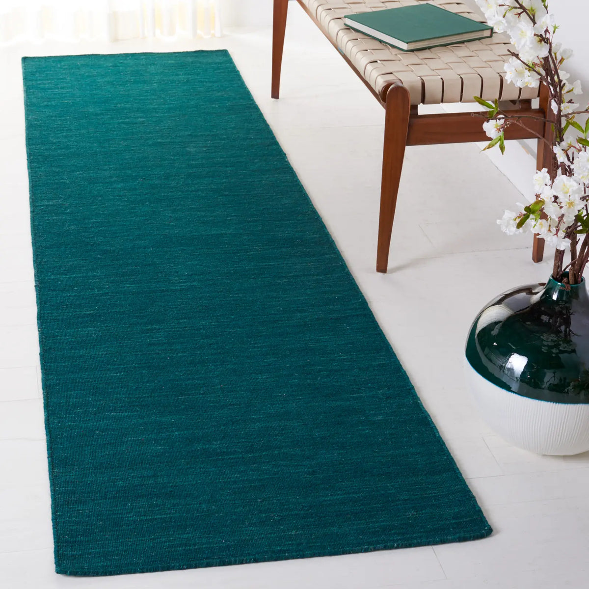 Safavieh Kilim 2'-3" x 9'-0" Rug in Dark Green