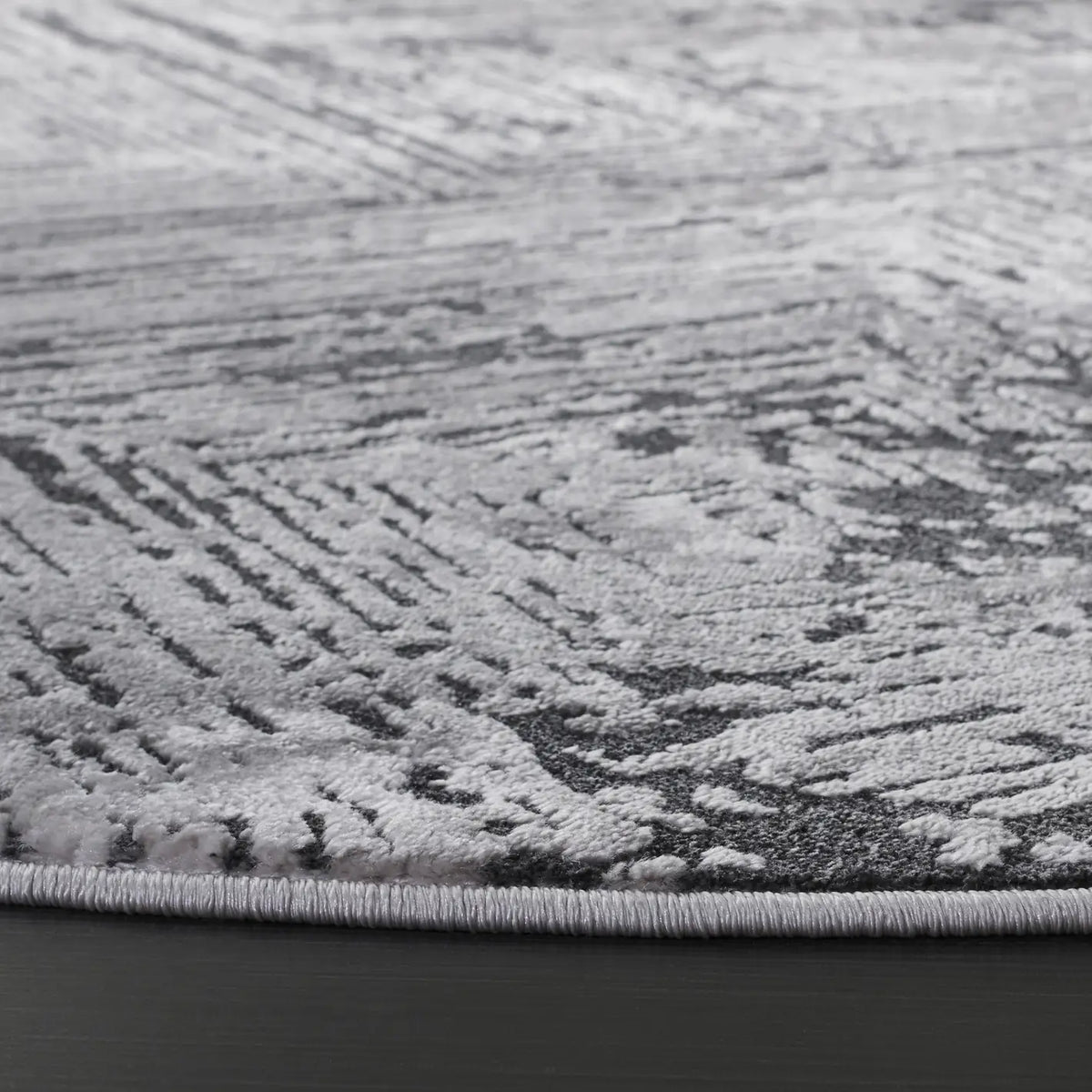 Safavieh Whisper 6'-7" x 6'-7" Rug in Grey / Dark Grey