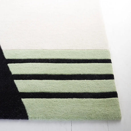 Safavieh Rodeo Drive 4'-0" x 6'-0" Rug in Black / Green