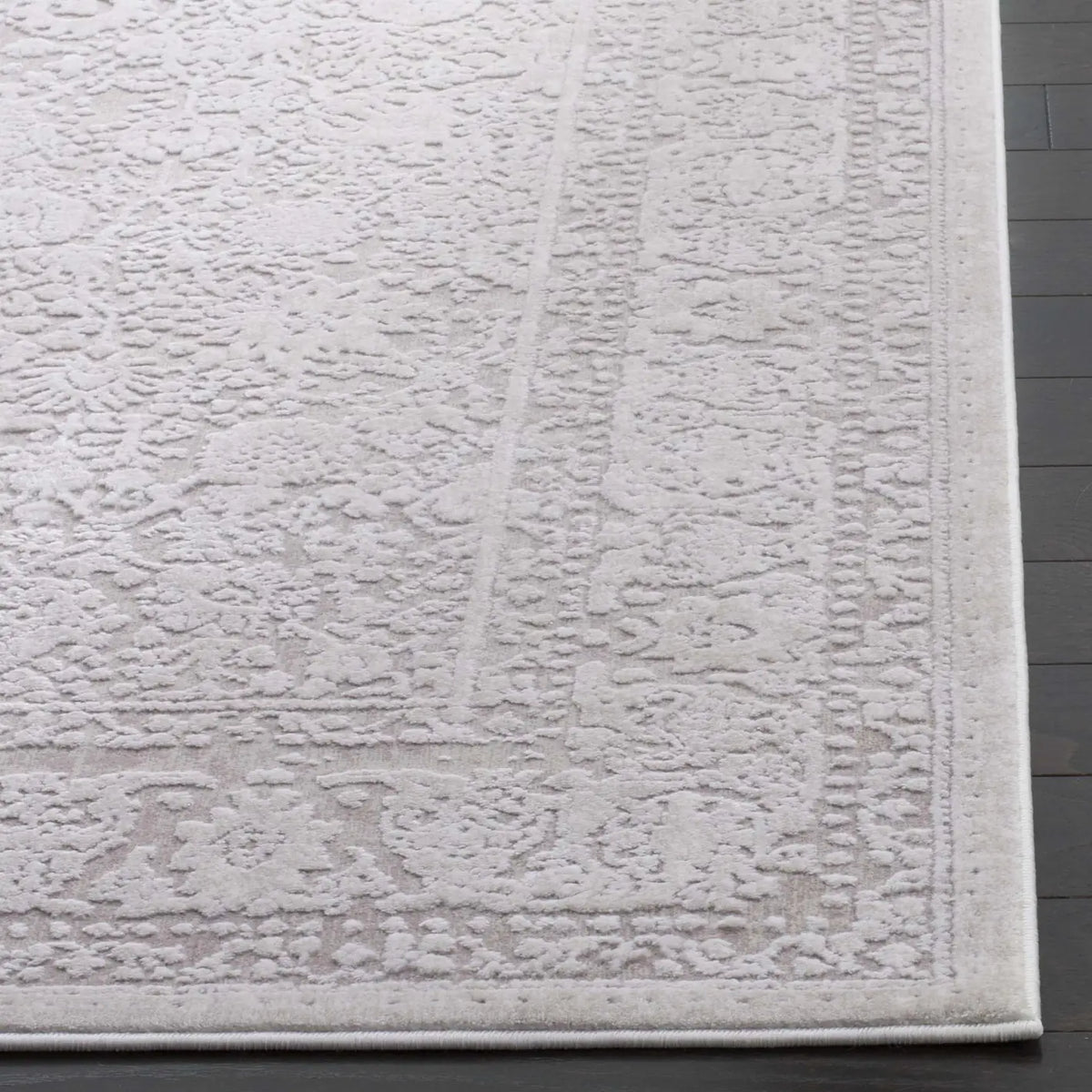Safavieh Reflection 4'-0" x 6'-0" Rug in Beige / Cream