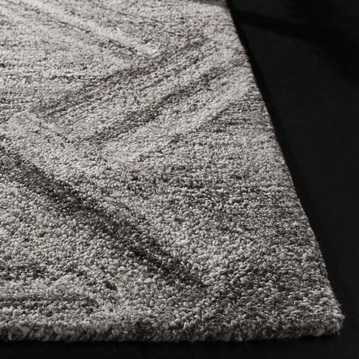 Safavieh Abstract 5'-0" x 8'-0" Rug in Grey / Black