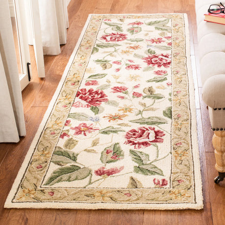 Safavieh Chelsea 2'-6" x 12'-0" Rug in Ivory / Beige