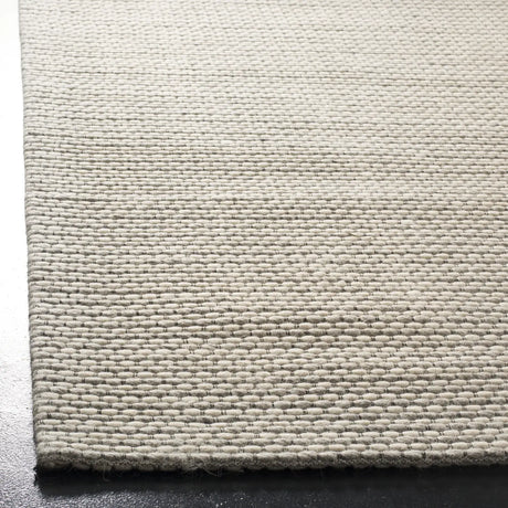 Safavieh Natura 4'-0" x 6'-0" Rug in Silver / Ivory