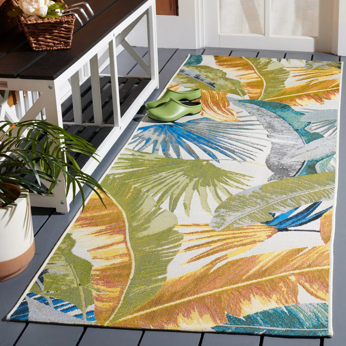 Safavieh Barbados 500 2'-8" x 10'-5" Rug in Gold / Green