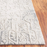 Safavieh Ebony 4'-0" x 6'-0" Rug in Silver / Ivory
