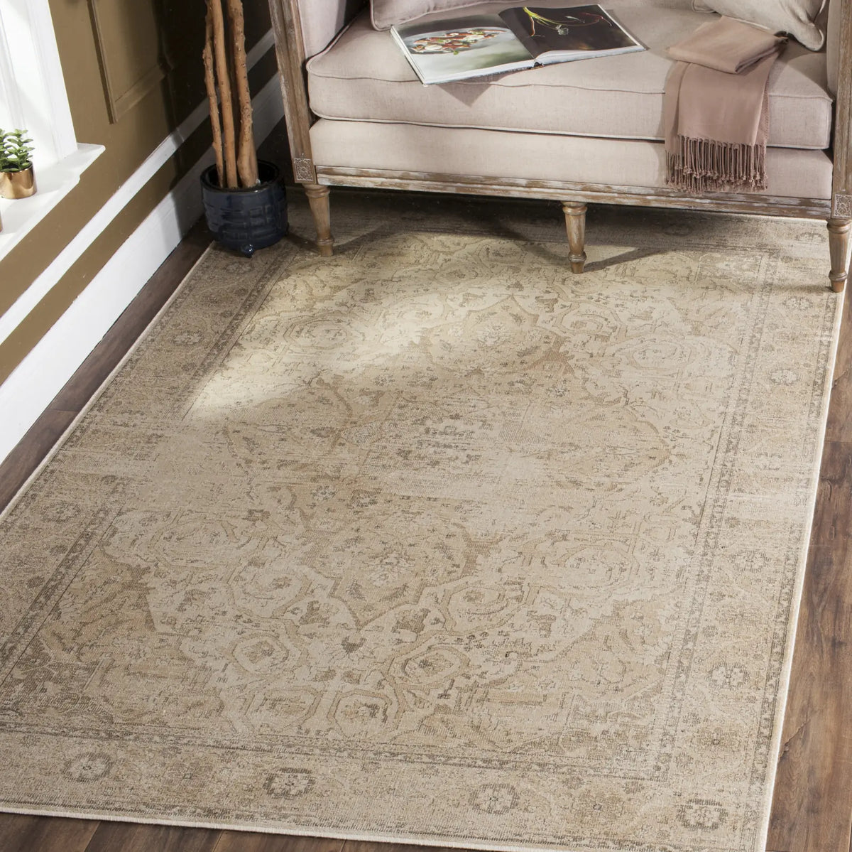 Safavieh Vintage 4'-0" x 5'-7" Rug in Stone