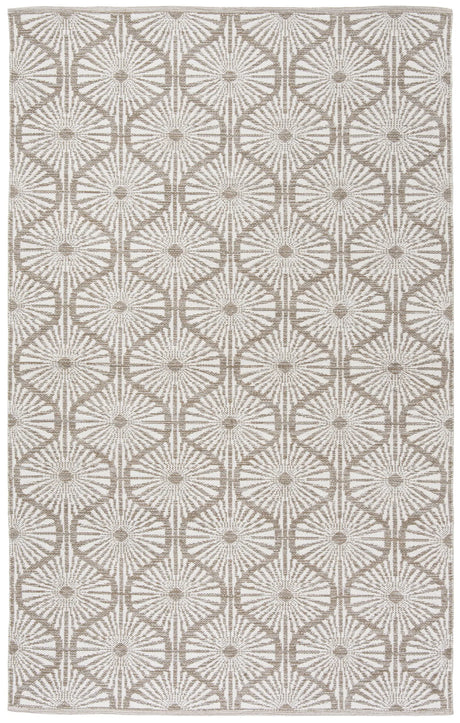 Safavieh Montauk 5'-0" x 8'-0" Rug in Beige / Ivory