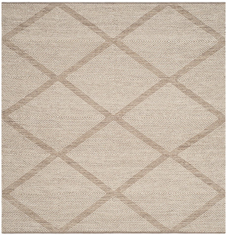 Safavieh Montauk 6'-0" x 6'-0" Rug in Beige