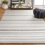Safavieh Kilim 4'-0" x 6'-0" Rug in Silver / Ivory