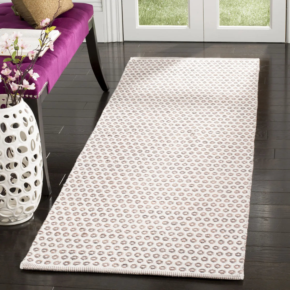 Safavieh Montauk 2'-3" x 7'-0" Rug in Charcoal/Peach / Ivory