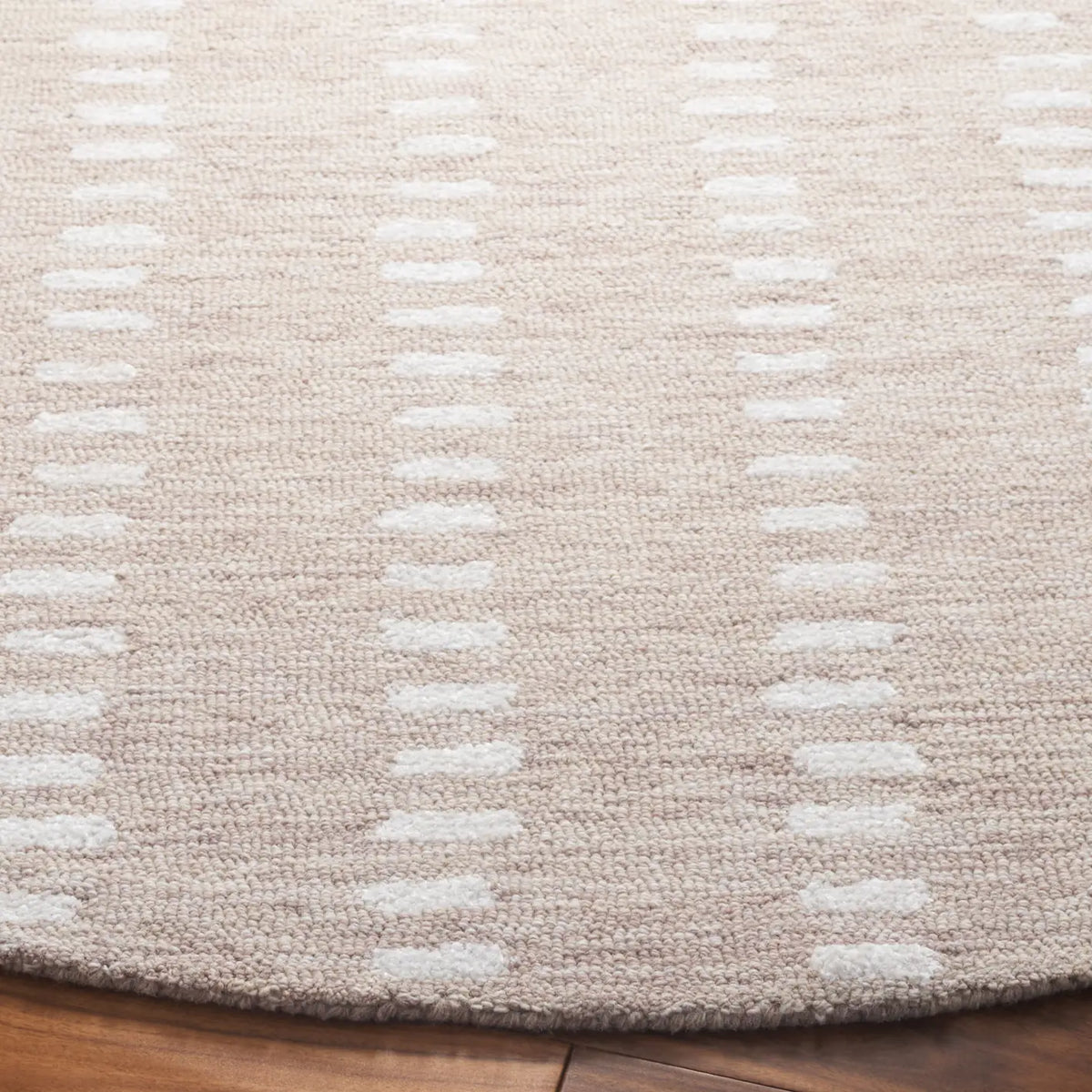 Safavieh Abstract 5'-0" x 5'-0" Rug in Beige / Ivory