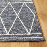 Safavieh Kilim 4'-0" x 6'-0" Rug in Charcoal / Ivory