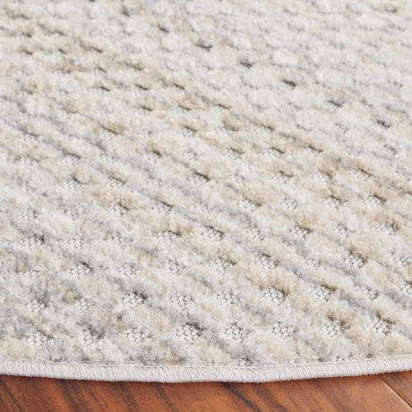 Safavieh Stella 6'-7" x 6'-7" Rug in Beige / Grey
