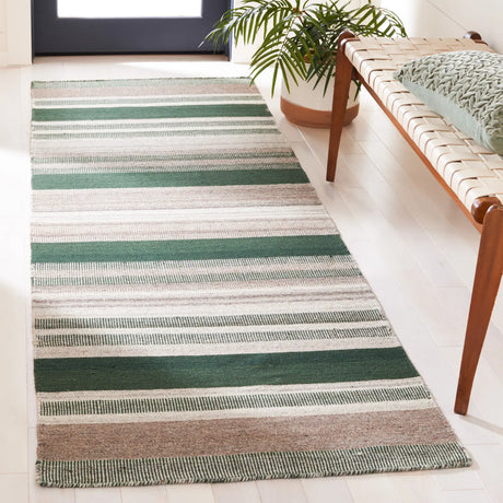 Safavieh Dhurries 2'-6" x 8'-0" Rug in Green / Grey