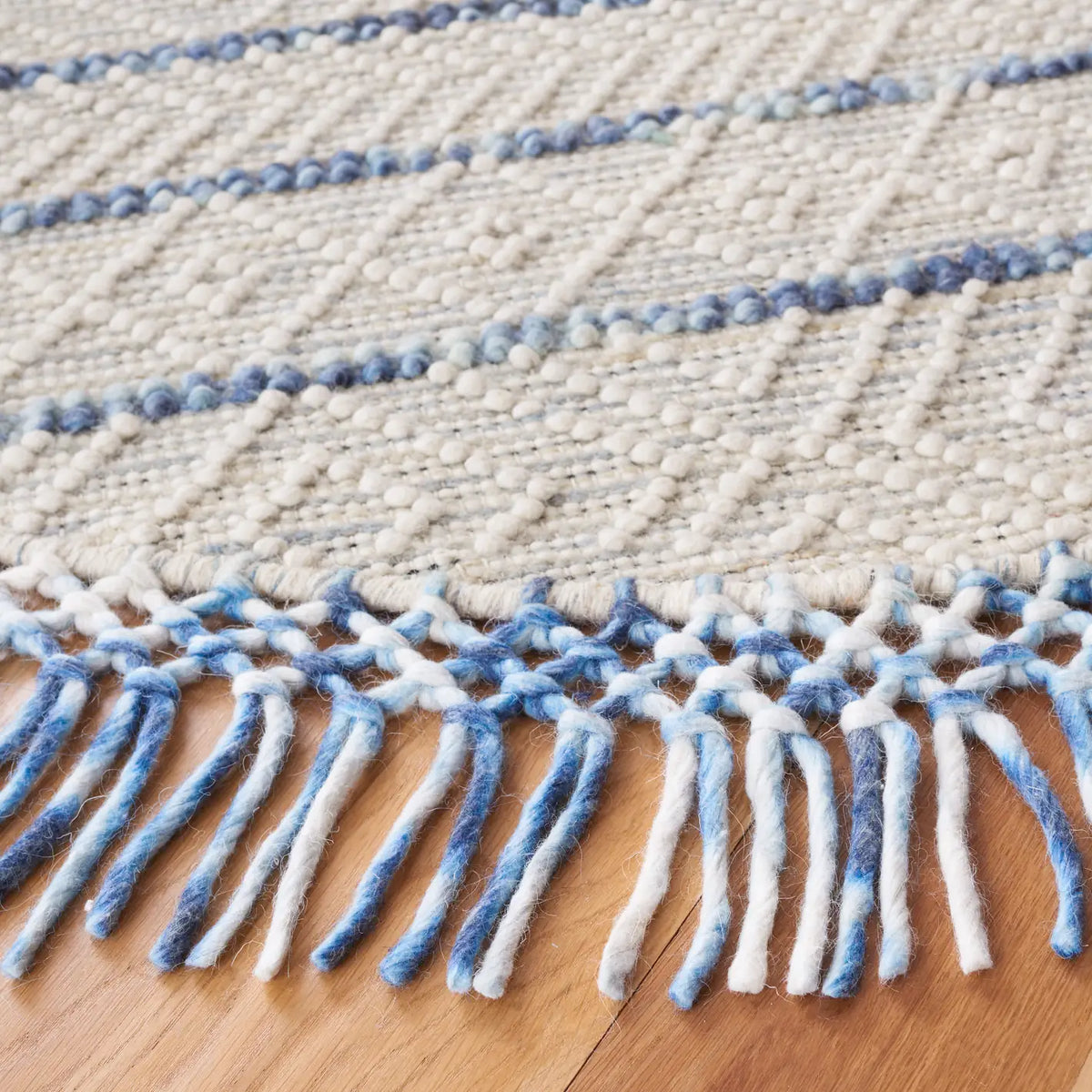 Safavieh Natura 6'-0" x 6'-0" Rug in Ivory / Blue