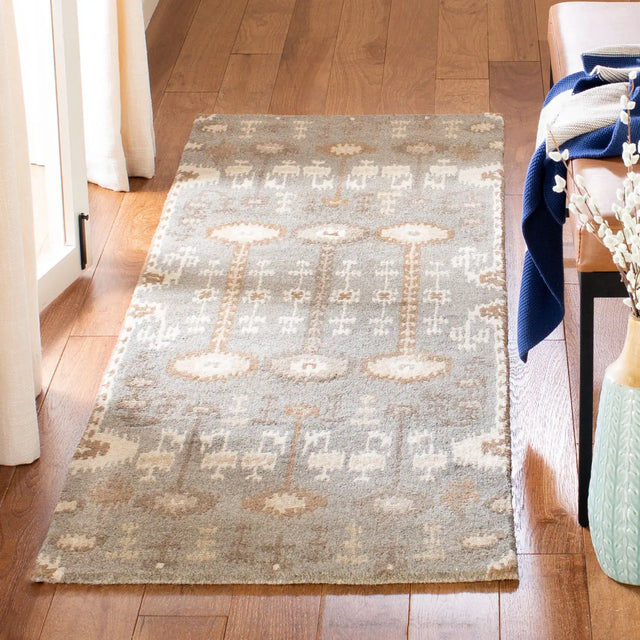 Safavieh Wyndham 2'-3" x 11'-0" Rug in Natural / Multi