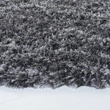 Safavieh Iceland Shag 6'-7" x 6'-7" Rug in Dark Grey / Ivory