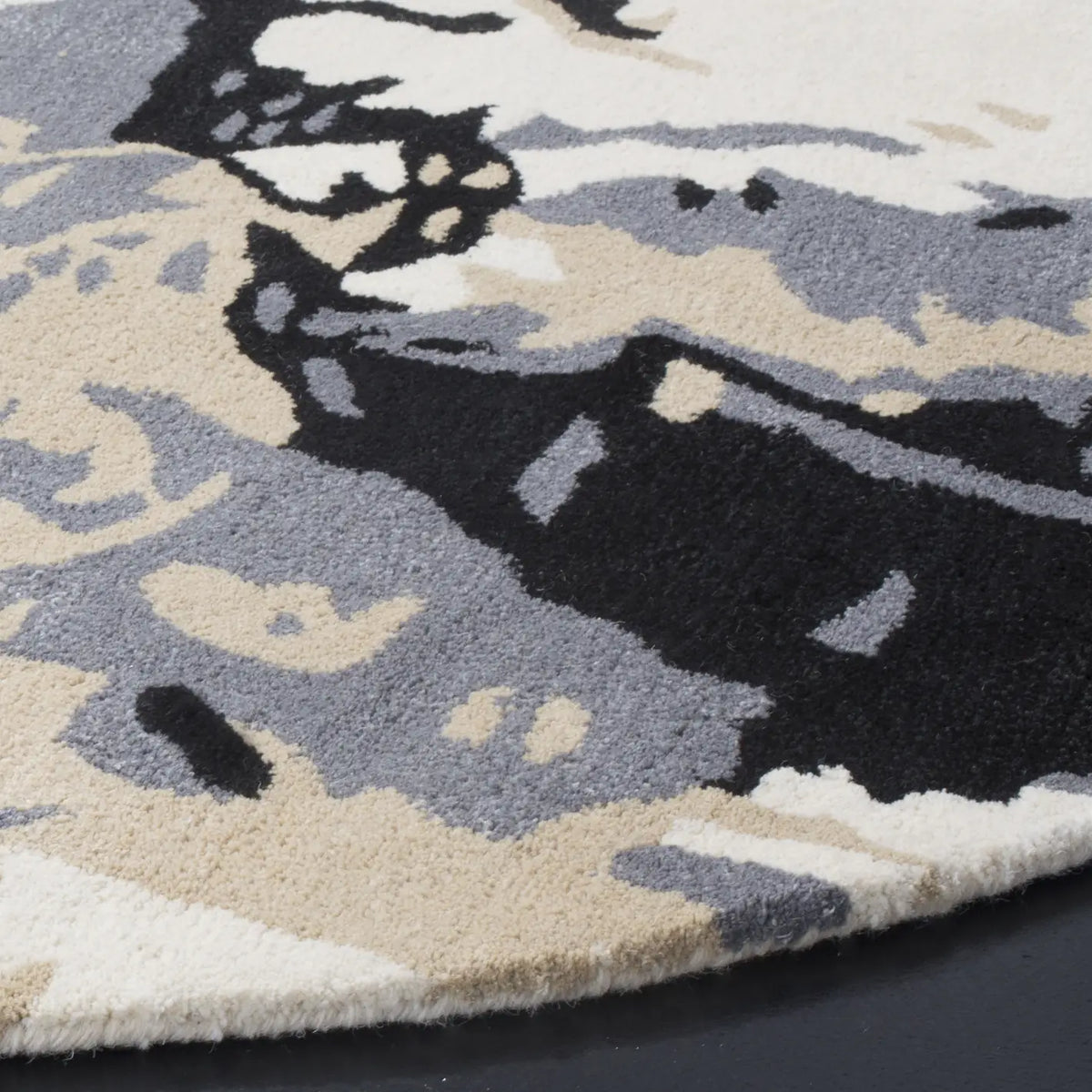 Safavieh Bella 5'-0" x 5'-0" Rug in Ivory / Grey