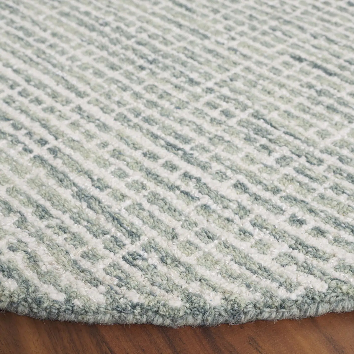 Safavieh Ebony 6'-0" x 6'-0" Rug in Green / Ivory