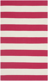 Safavieh Montauk 2'-6" x 4'-0" Rug in Red / Ivory