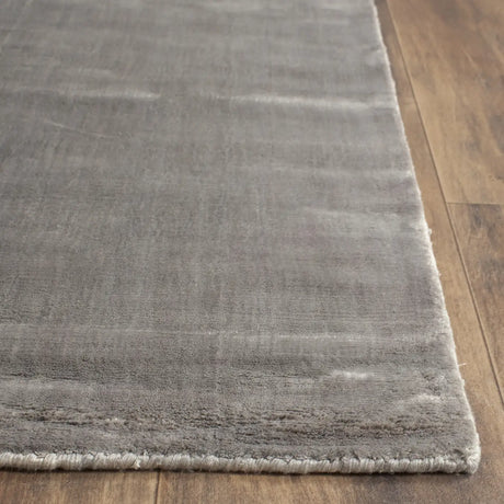 Safavieh Mirage 5'-0" x 8'-0" Rug in Steel