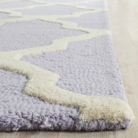 Safavieh Cambridge 5'-0" x 8'-0" Rug in Lavander / Ivory