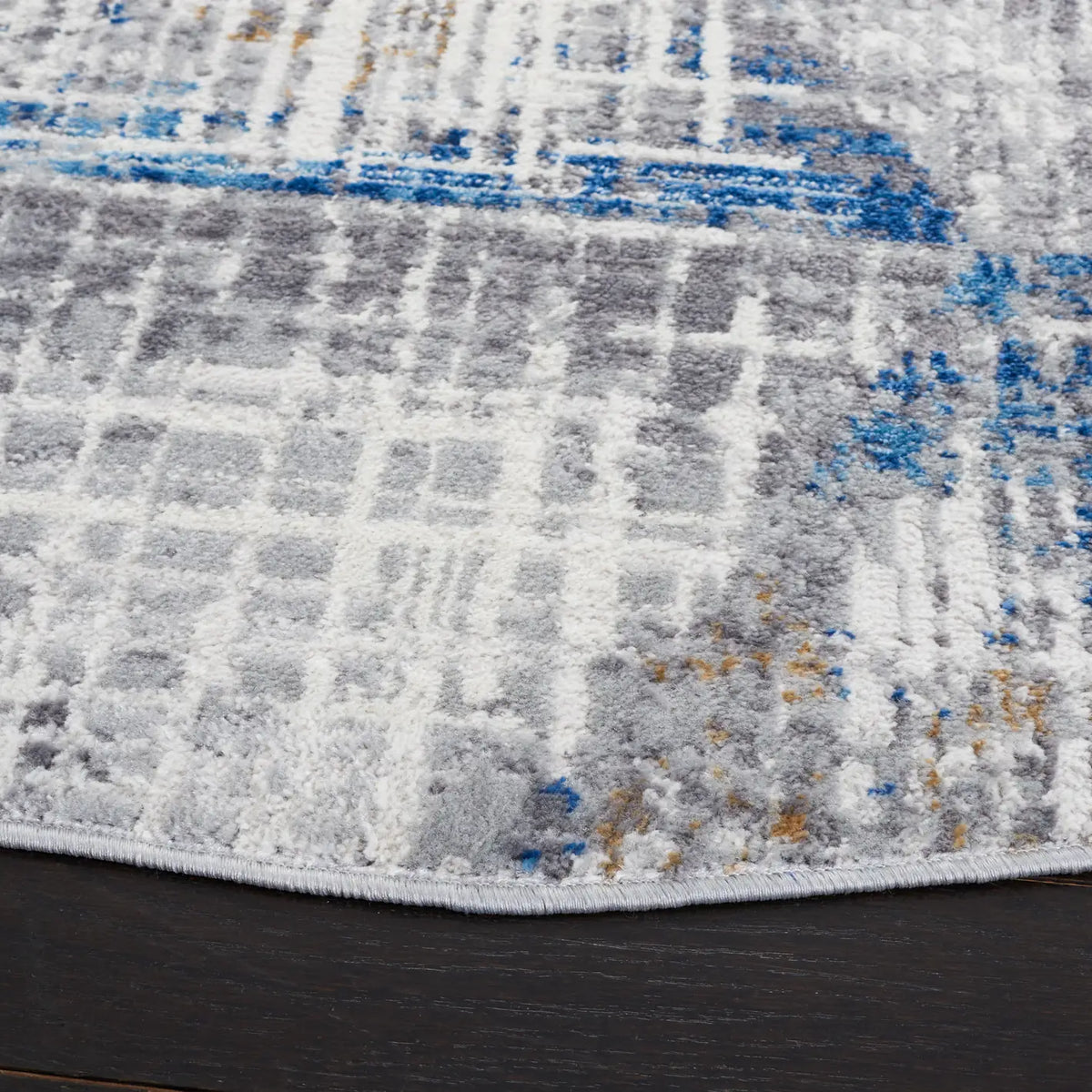 Safavieh Shivan 100 6'-7" x 6'-7" Rug in Ivory / Blue
