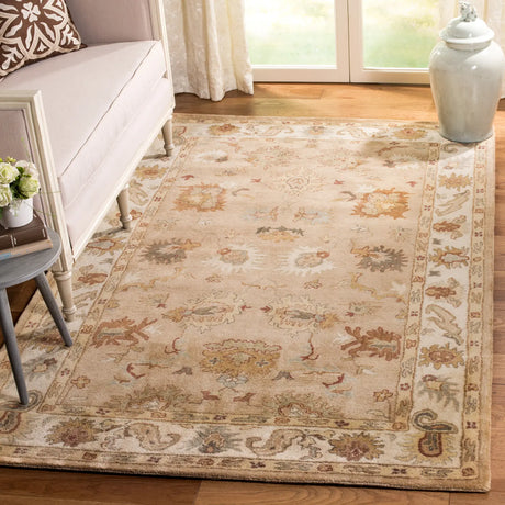 Safavieh Bergama 4'-0" x 6'-0" Rug in Taupe / Ivory