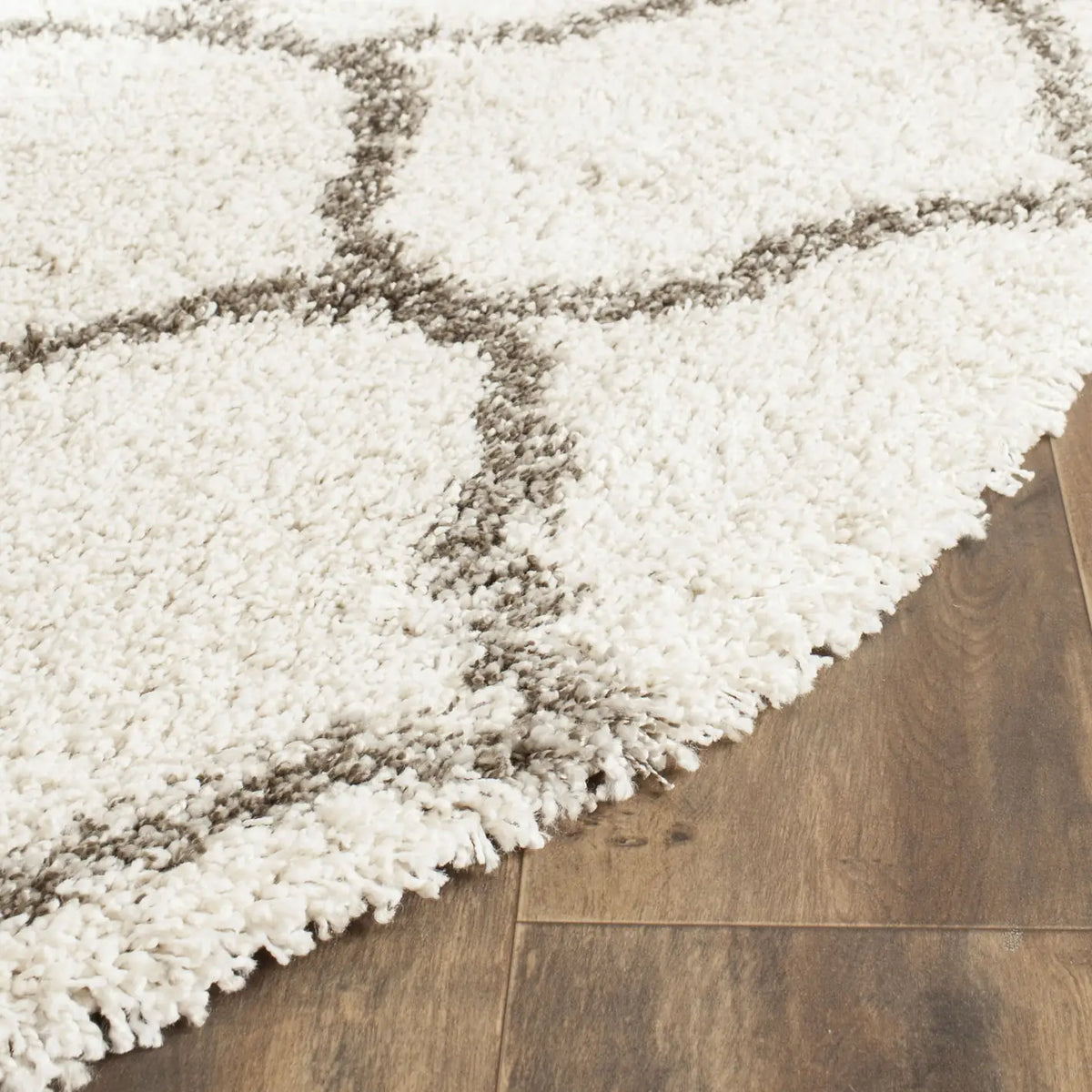 Safavieh Hudson Shag 5'-3" x 5'-3" Rug in Ivory / Grey