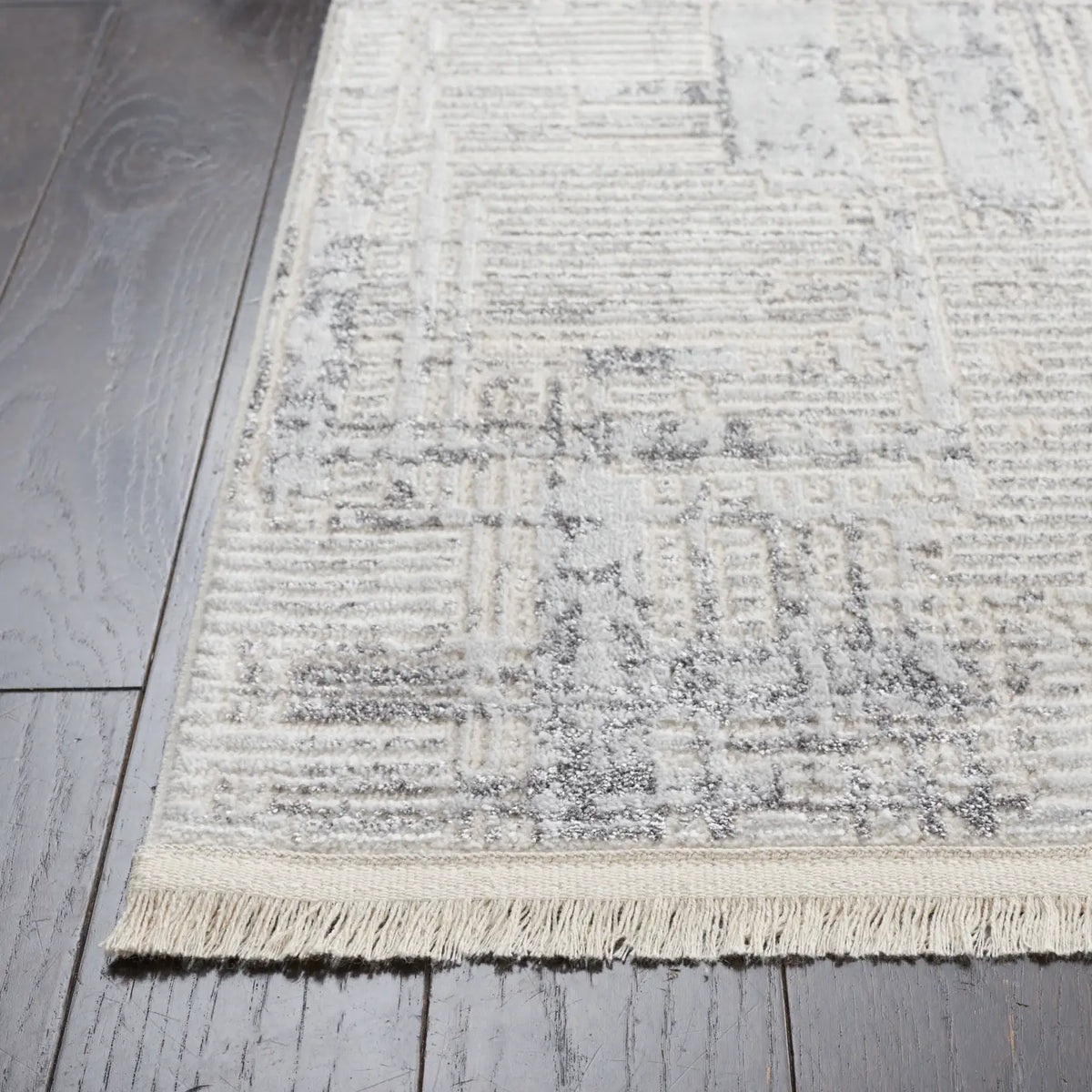 Safavieh Whisper 4'-0" x 6'-0" Rug in Light Grey / Beige