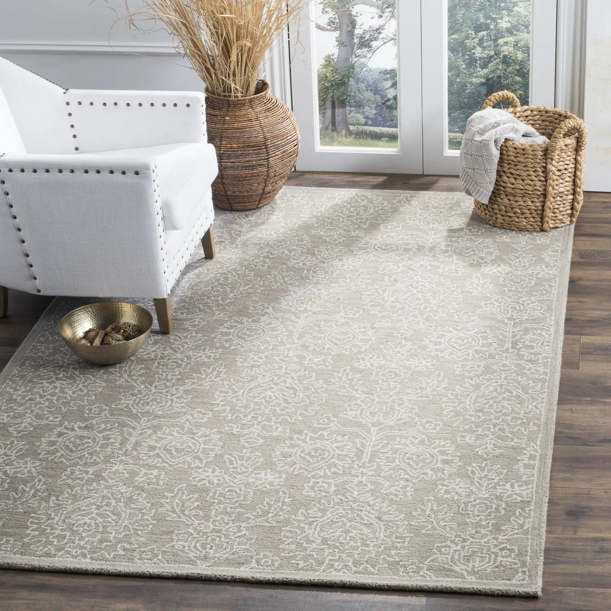 Safavieh Micro-Loop 5'-0" x 8'-0" Rug in Beige / Ivory