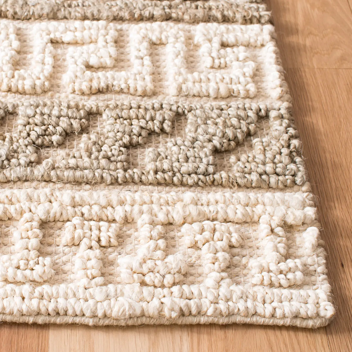Safavieh Natural Fiber 4'-0" x 6'-0" Rug in Green / Ivory