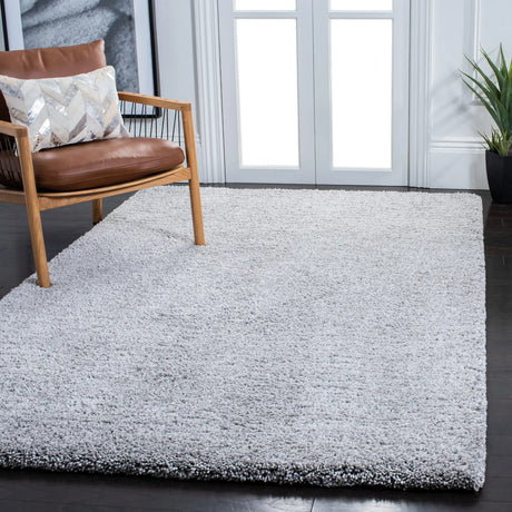 Safavieh Ultimate Shag 4'-0" x 6'-0" Rug in Silver / Silver