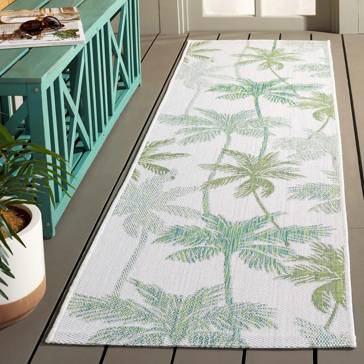 Safavieh Courtyard 2'-3" x 8'-0" Rug in Ivory / Green