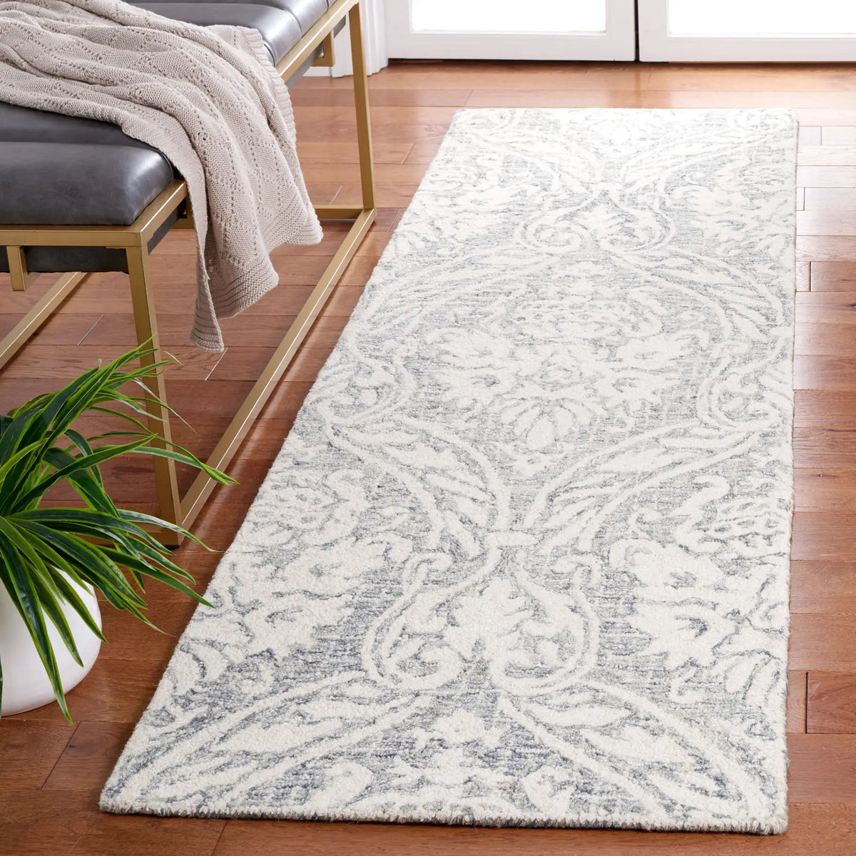 Safavieh Abstract 2'-3" x 8'-0" Rug in Ivory / Grey